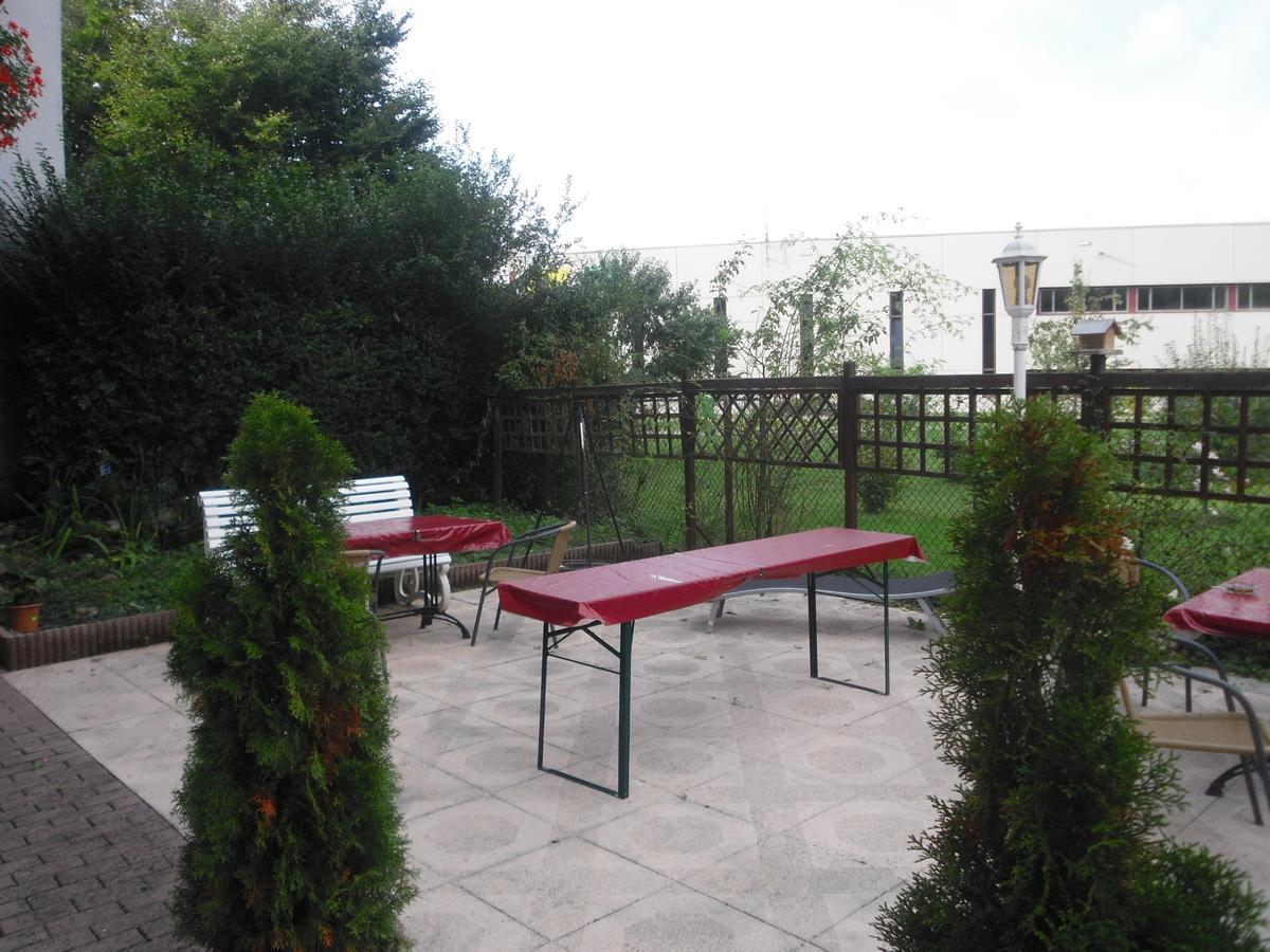 Hotel Saarland Lebach Екстер'єр фото
