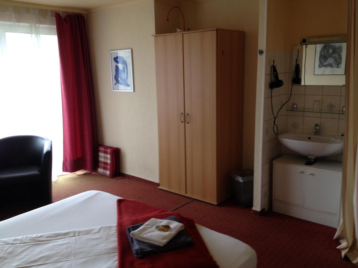 Hotel Saarland Lebach Екстер'єр фото