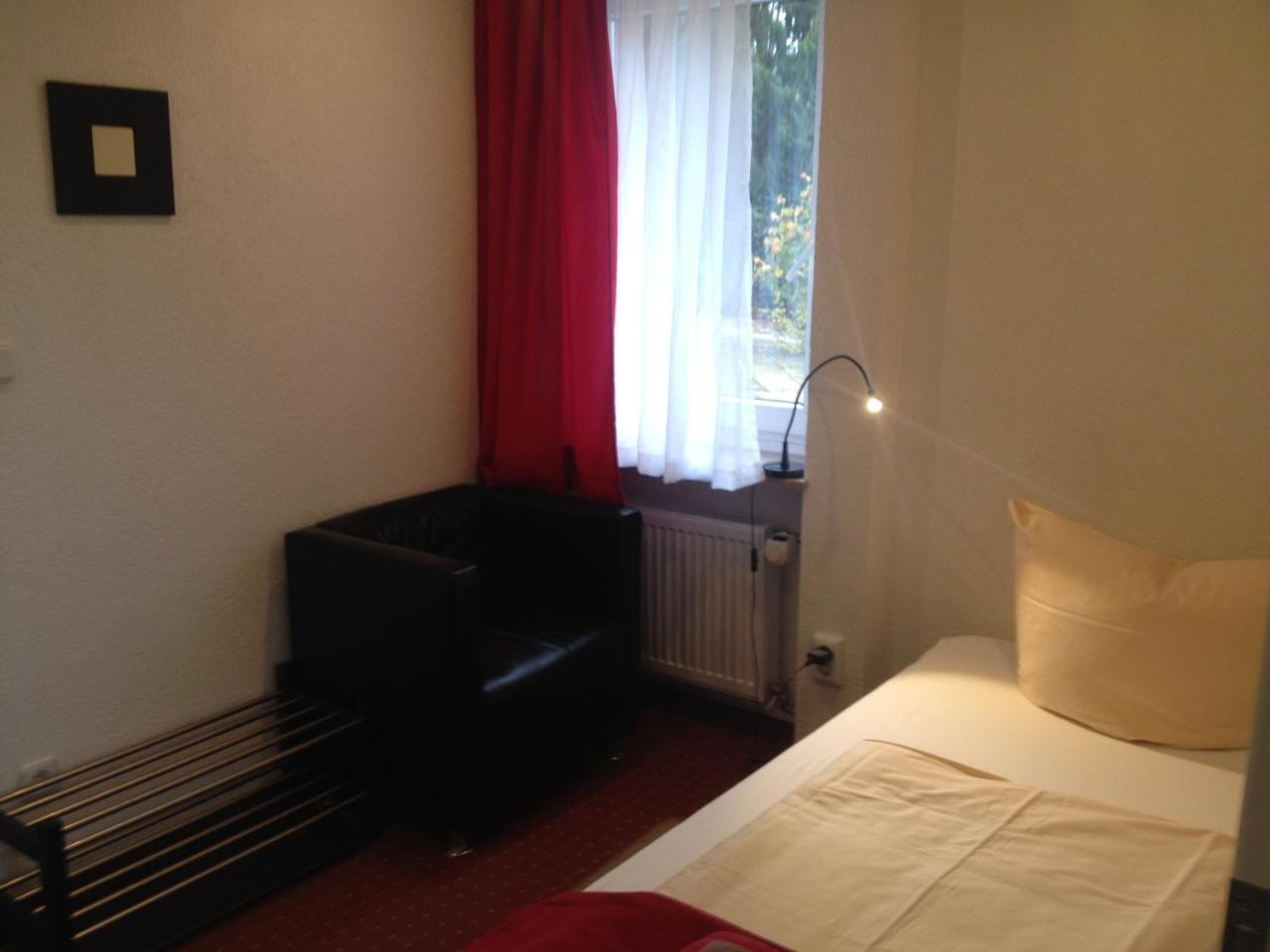 Hotel Saarland Lebach Екстер'єр фото