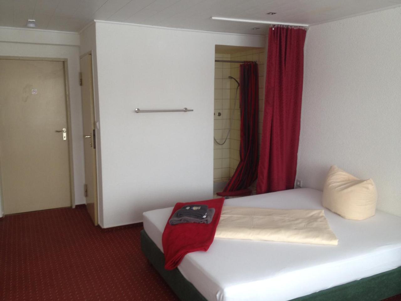 Hotel Saarland Lebach Екстер'єр фото