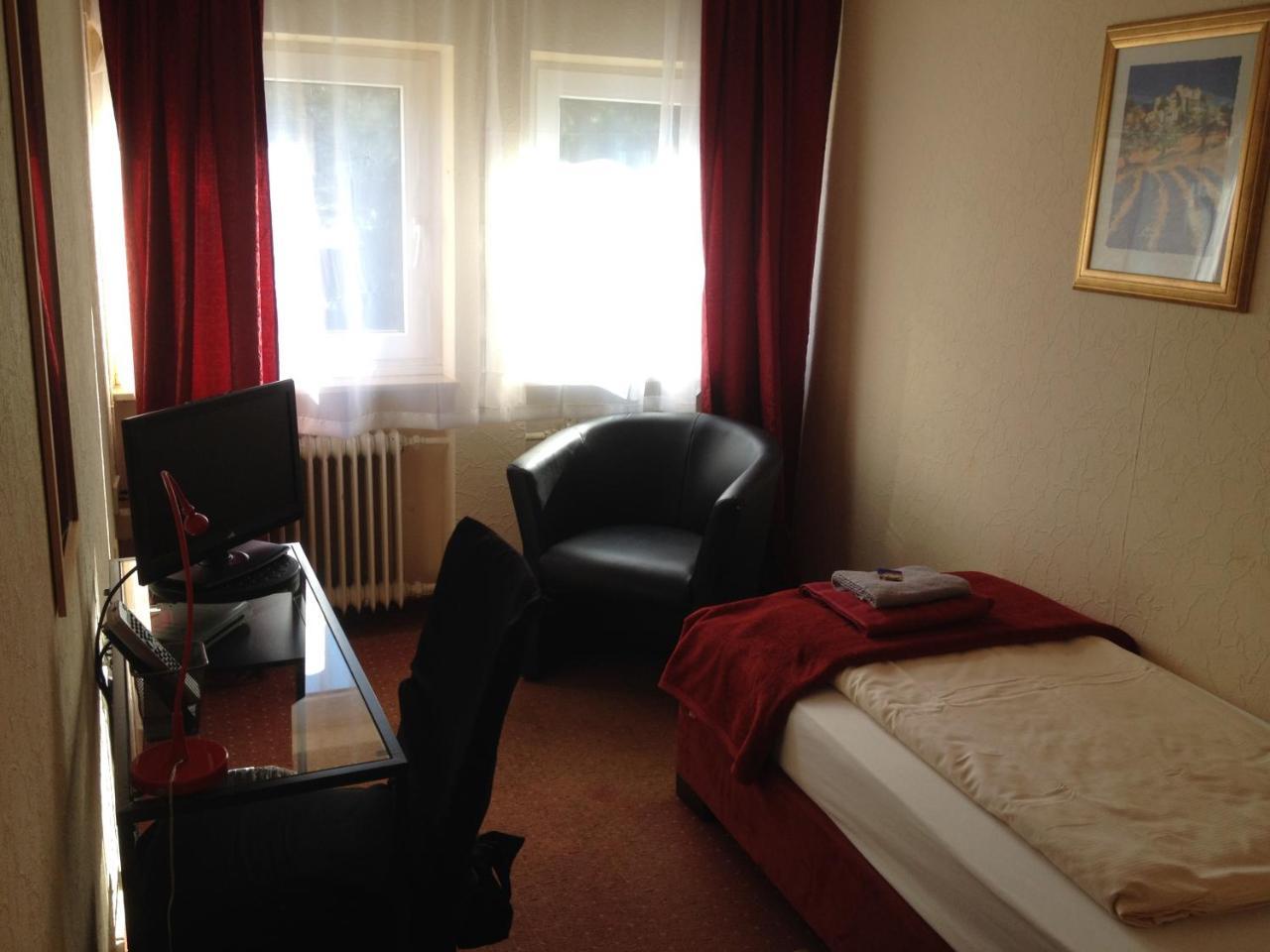 Hotel Saarland Lebach Екстер'єр фото